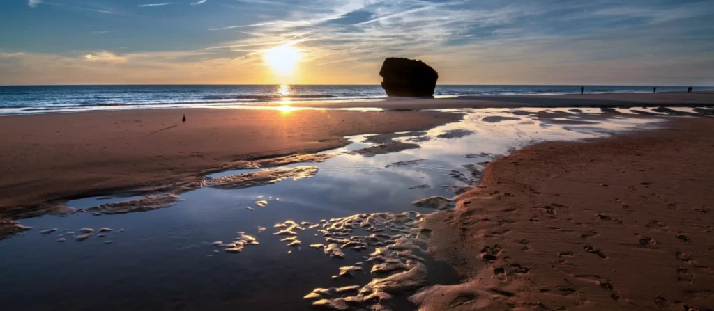 Vista de la playa de Matalascañas cerca del Centro Comercial Caño Guerrero para la inauguración de la temporada 2026 de Horno Nueva Florida.