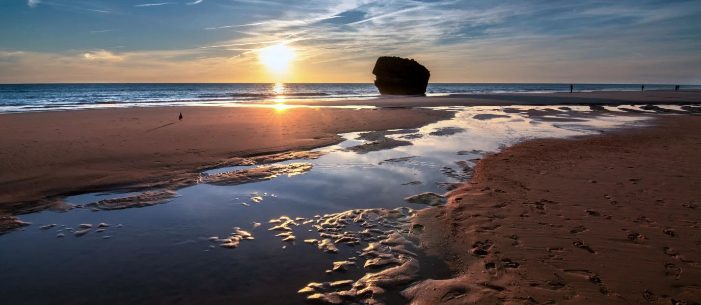 Vista de la playa de Matalascañas cerca del Centro Comercial Caño Guerrero para la inauguración de la temporada 2026 de Horno Nueva Florida.